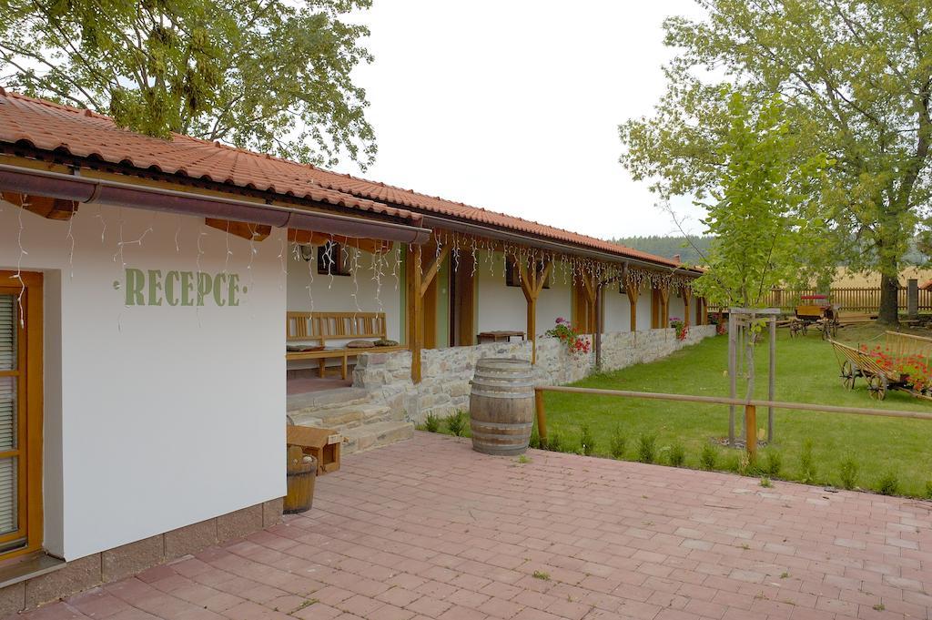 Hotel Na Statku Mirosov Mirosov  エクステリア 写真