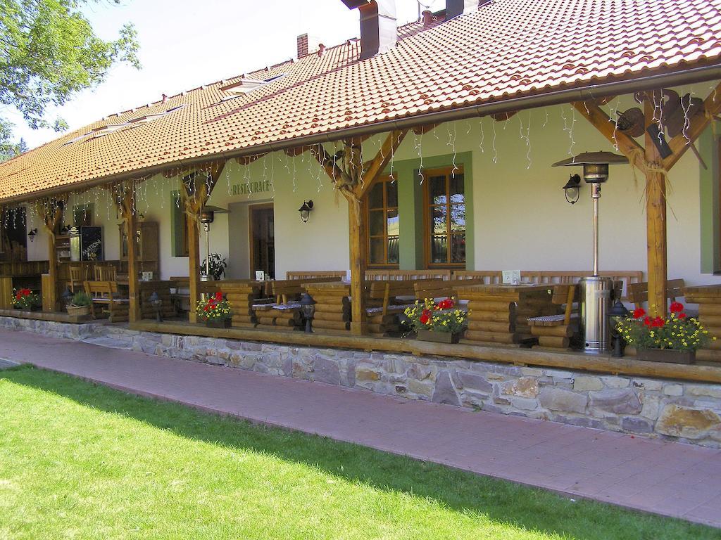 Hotel Na Statku Mirosov Mirosov  エクステリア 写真