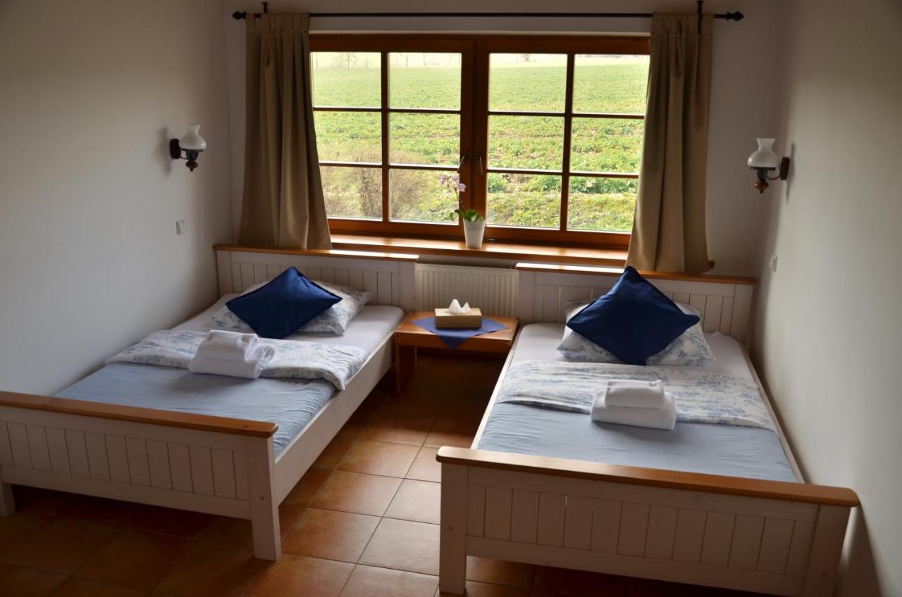 Hotel Na Statku Mirosov Mirosov  エクステリア 写真